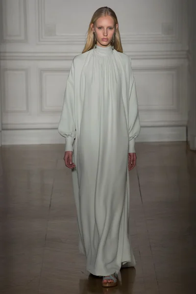 Look 25